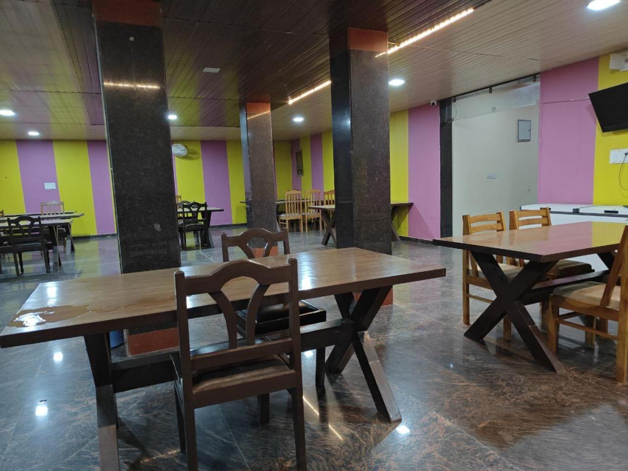 Ringas Hotel Shyam Sarover And Restaurant מראה חיצוני תמונה