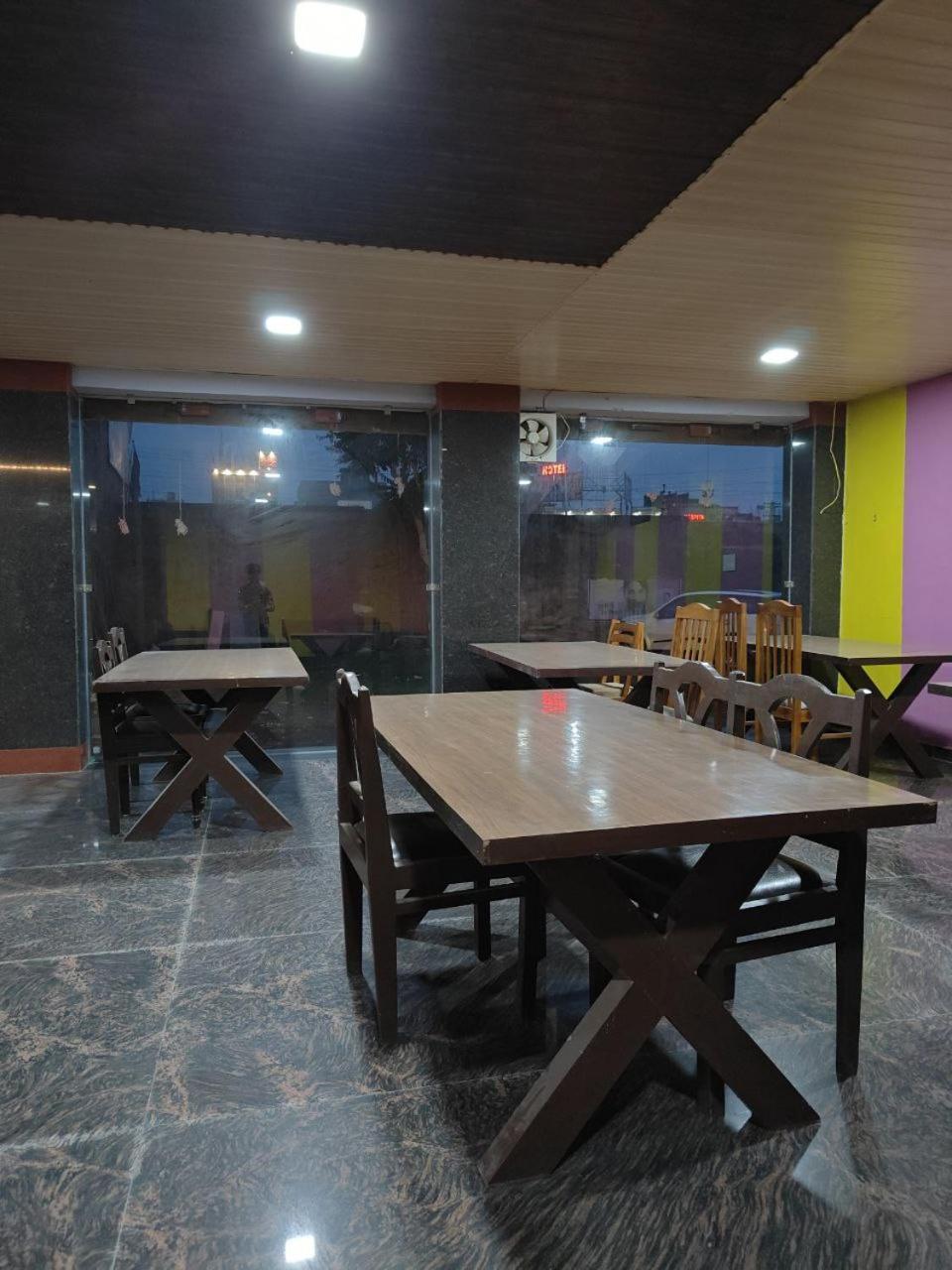 Ringas Hotel Shyam Sarover And Restaurant מראה חיצוני תמונה