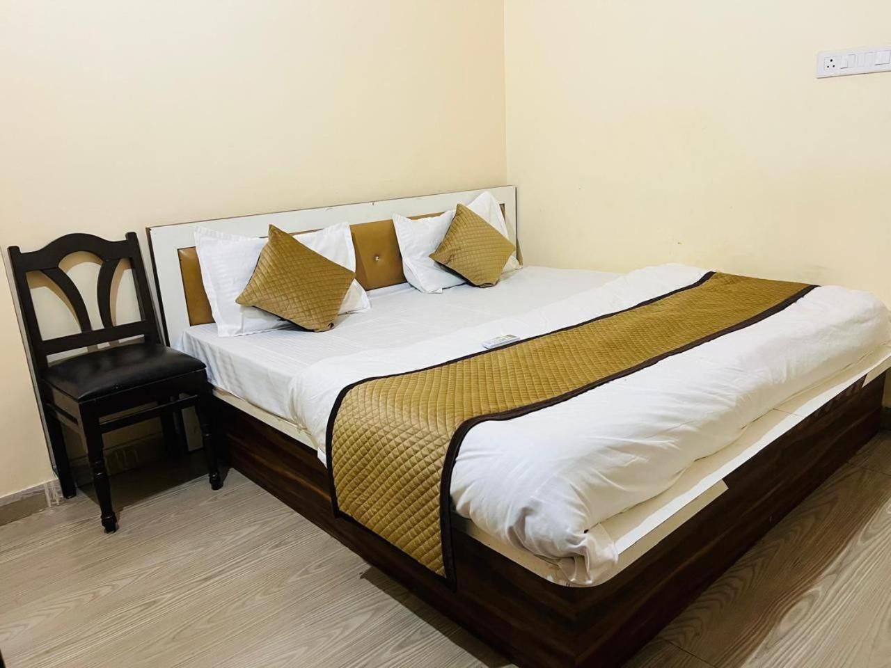 Ringas Hotel Shyam Sarover And Restaurant מראה חיצוני תמונה