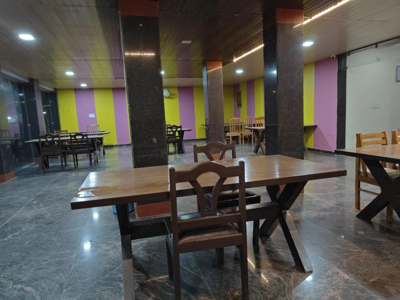 Ringas Hotel Shyam Sarover And Restaurant מראה חיצוני תמונה