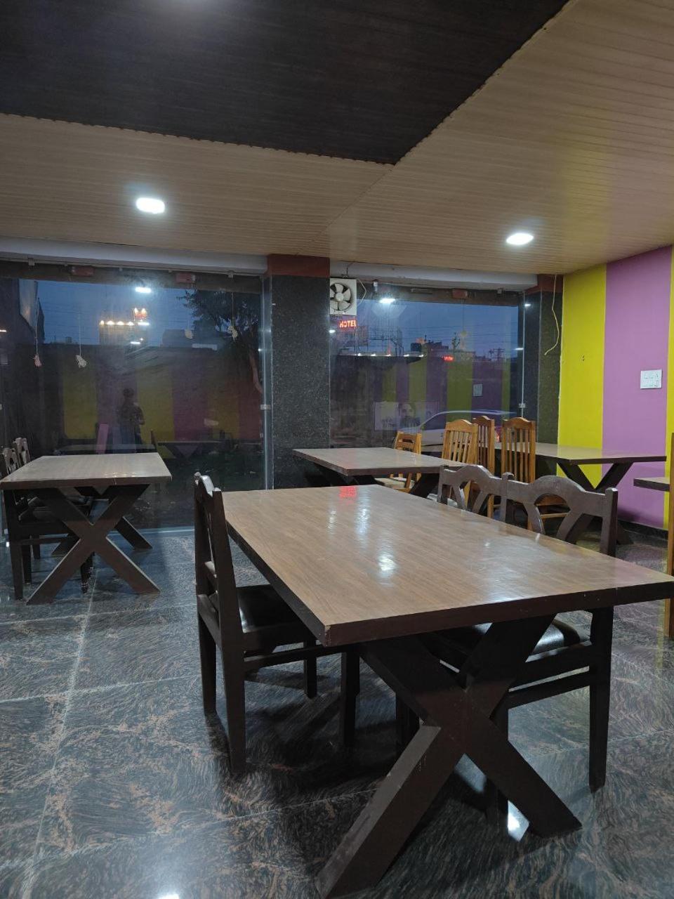 Ringas Hotel Shyam Sarover And Restaurant מראה חיצוני תמונה