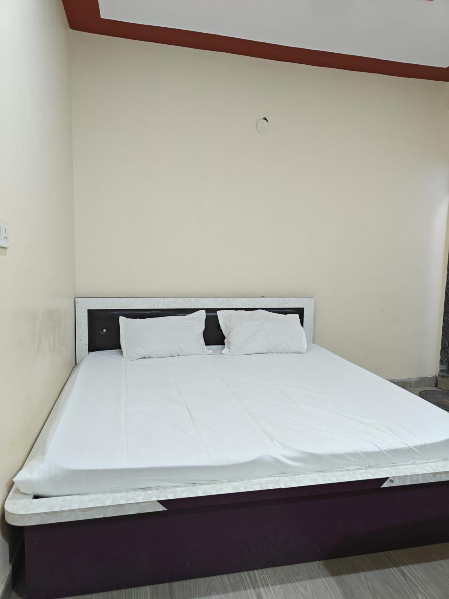 Ringas Hotel Shyam Sarover And Restaurant מראה חיצוני תמונה